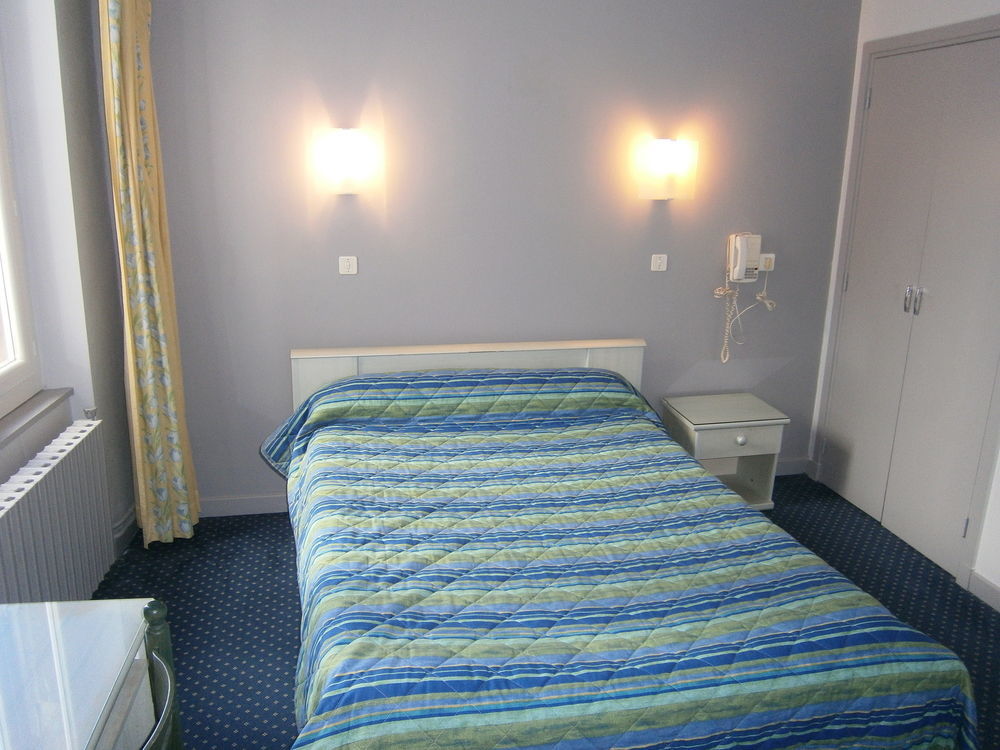 Logis Hotel Saint Jacques วาลองซ์ ภายนอก รูปภาพ