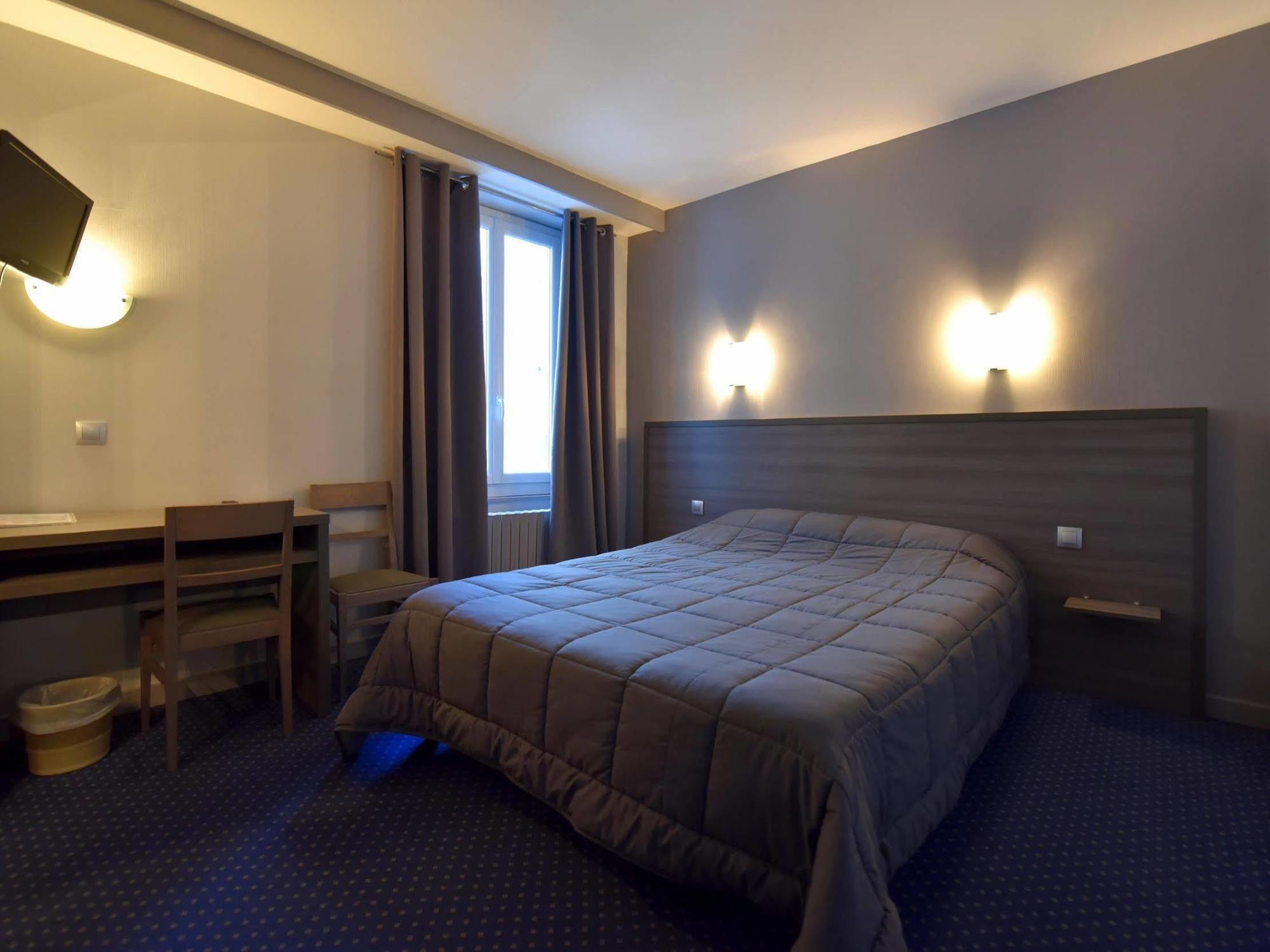 Logis Hotel Saint Jacques วาลองซ์ ภายนอก รูปภาพ