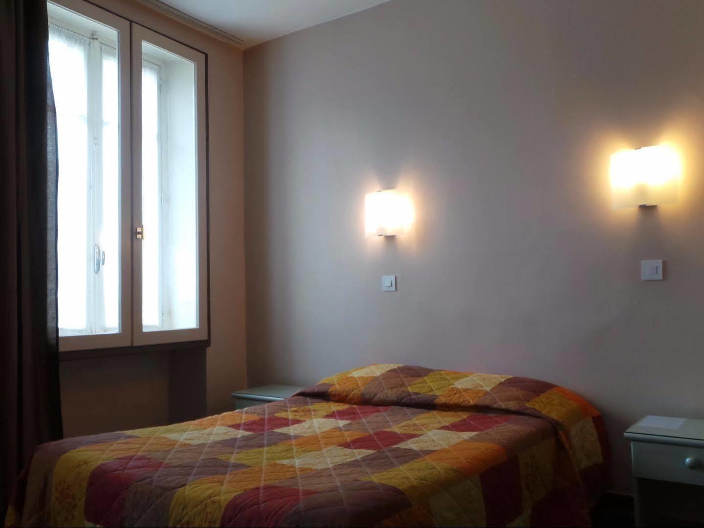 Logis Hotel Saint Jacques วาลองซ์ ภายนอก รูปภาพ