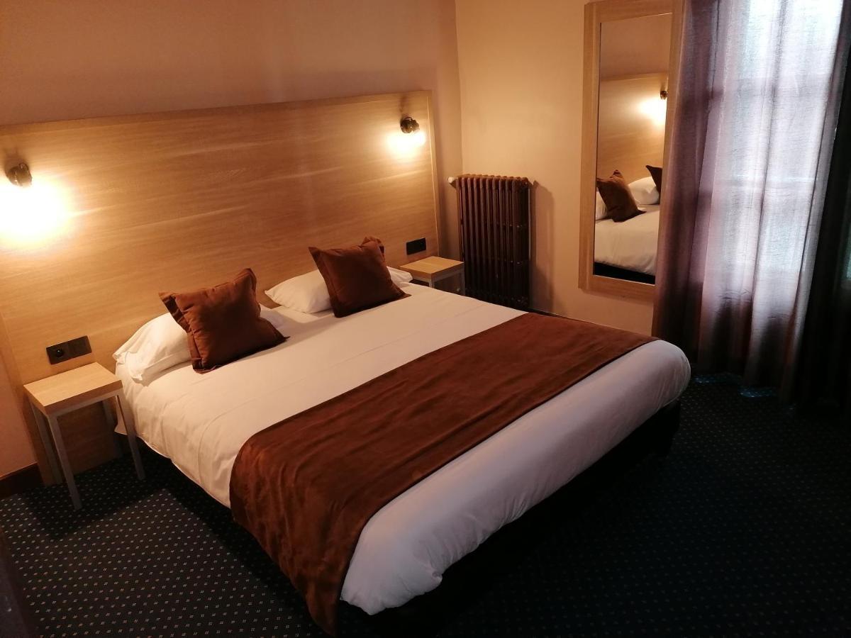 Logis Hotel Saint Jacques วาลองซ์ ภายนอก รูปภาพ