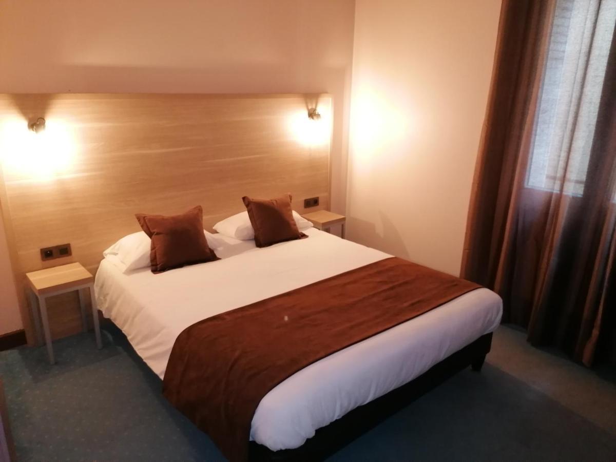 Logis Hotel Saint Jacques วาลองซ์ ภายนอก รูปภาพ