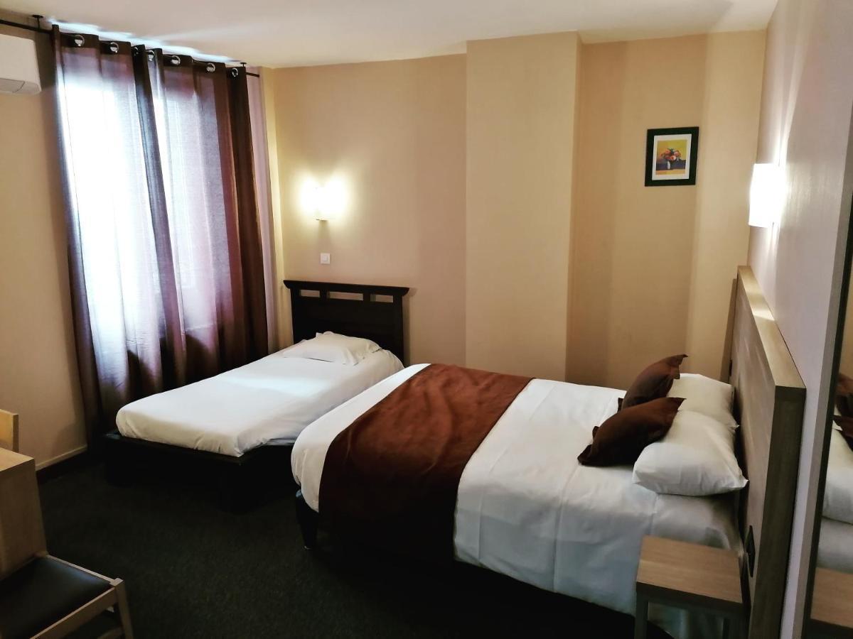 Logis Hotel Saint Jacques วาลองซ์ ภายนอก รูปภาพ